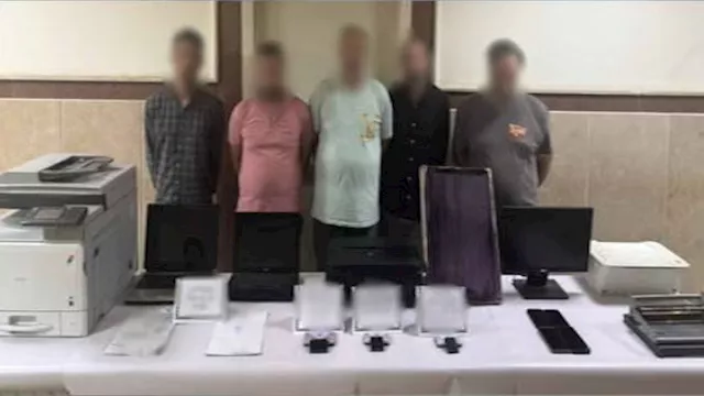 ضبط تشكيل عصابي بتهمة سرقة سيارة وتزوير أوراق ملكيتها في القاهرة 1 2025 11 12 19 52 55 609