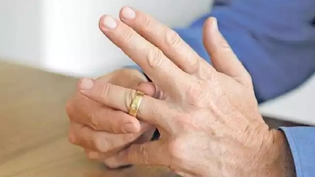 بعد أسبوع من الزفاف.. "محمد" يطلب فسخ عقد زواجه: "بتنام بعيد عني" 1 2024 1 1 15 40 14 589