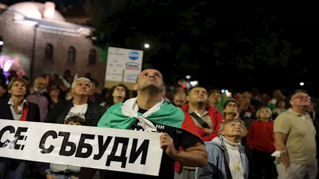 للمرة الثالثة في 3 أسابيع.. عشرات آلاف المتظاهرين في صوفيا يُطالبون برحيل... 1 2025 12 11 5 47 29 733