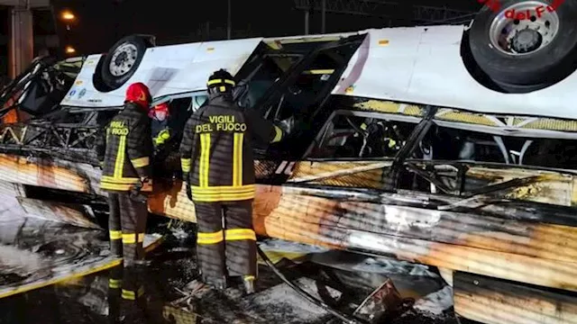 كولومبيا: وفاة أكثر من 12 شخصا جراء سقوط حافلة تقل تلاميذ في... 1 2025 12 14 23 16 15 589